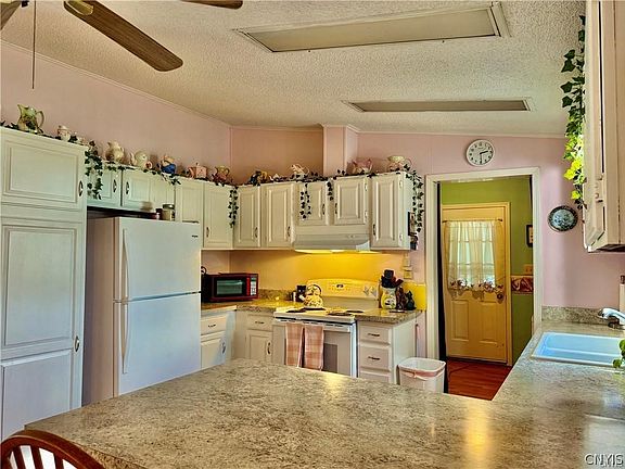 4th image of 5600 Shute Rd