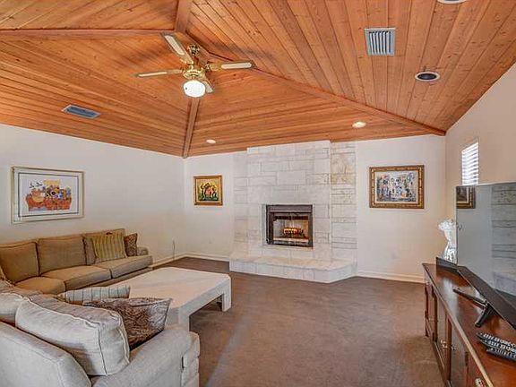 Fabulous Falls Executive Home