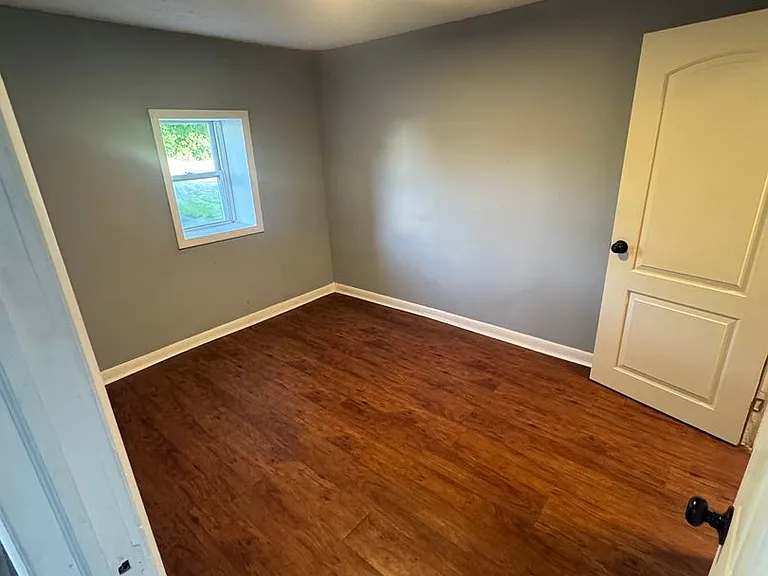 1842 Grace Rd — Photo 7