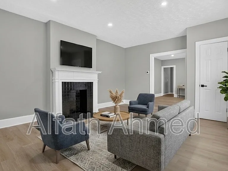 1770 Kent St — Photo 1