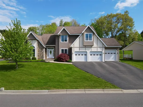2041 Felicia Blvd, Endicott, NY 13760