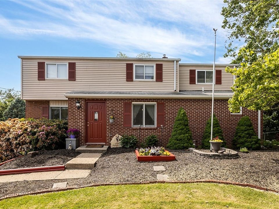 1st image of 2715 Oakmoor Dr