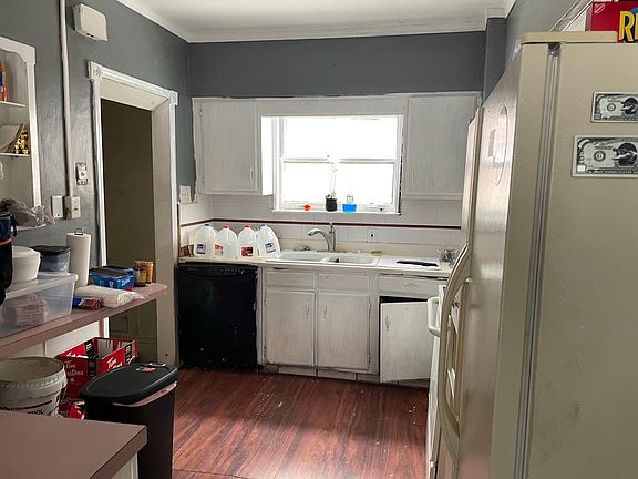 3rd image of 9202 Bishop Ave