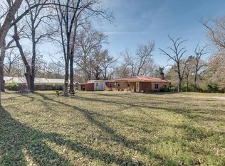 324 Sherry Ln, Palestine, TX 75803