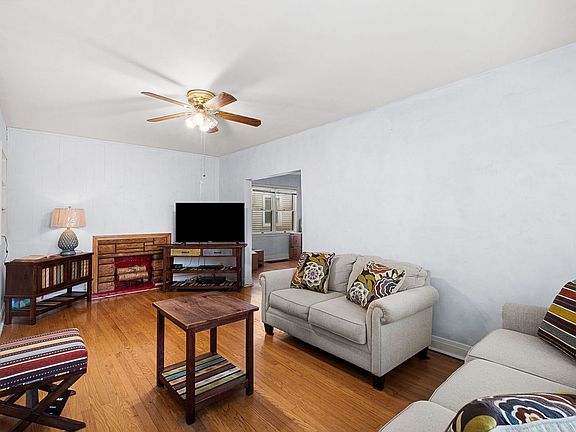 4th image of 5251 W Belle Plaine Ave