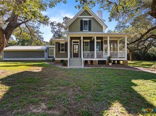 767 County Road 415, Yoakum, TX 77995