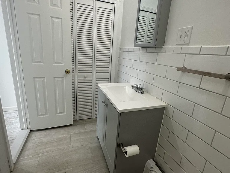 190 Clinton Ave #2 — Photo 10