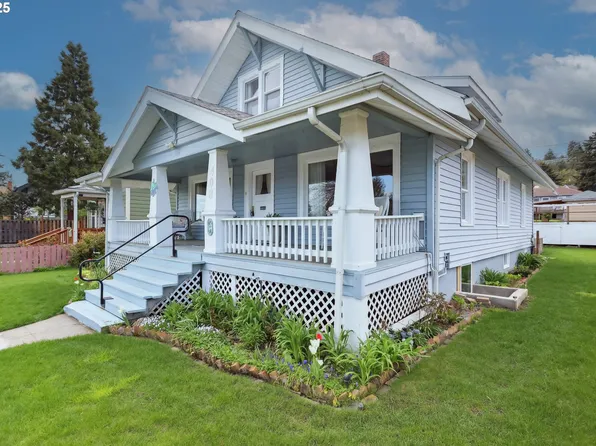 408 E 11th St, The Dalles, OR 97058