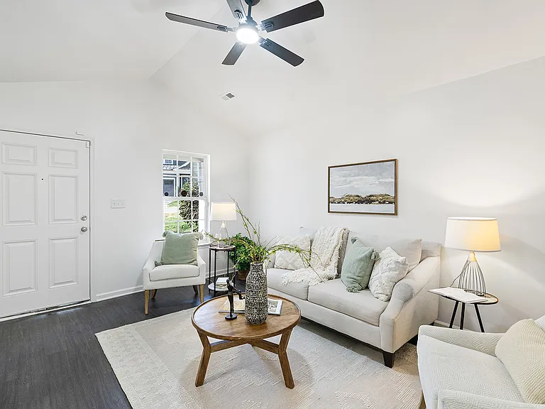 913 Tennyson Dr — Photo 12