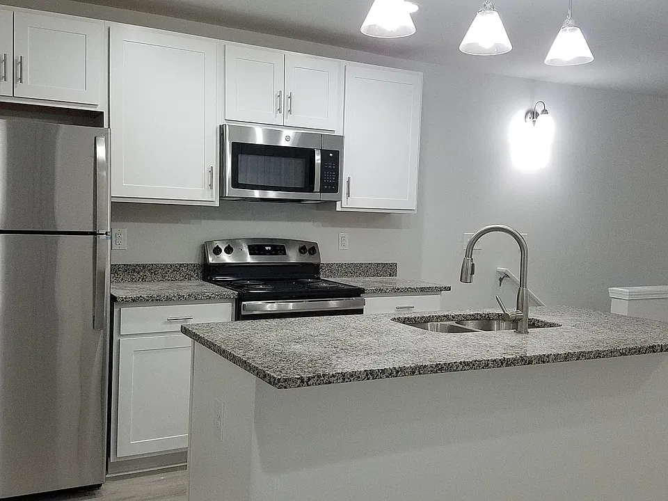 Granite counter with overhang