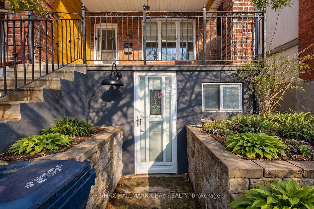 Building Photo - 45 Caledonia Rd #LOWER