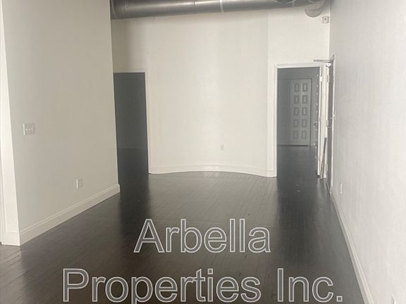4th image of 116 E Market St APT 1