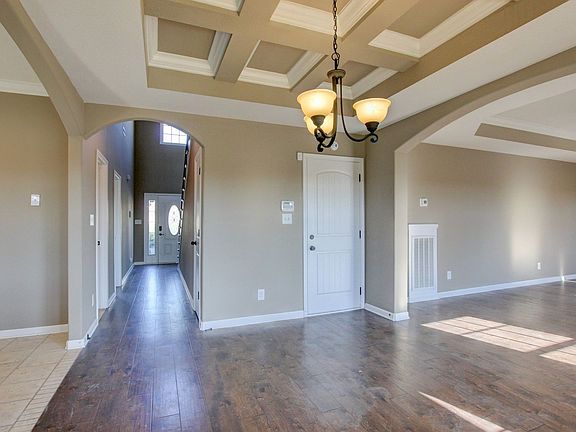 5th image of 2905 McManus Cir