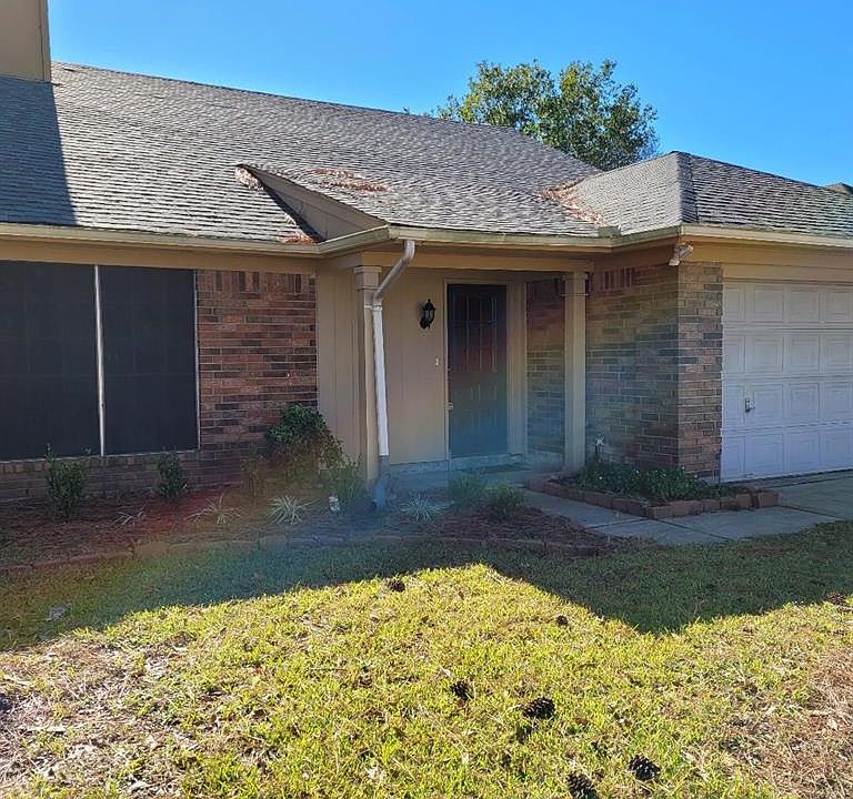 1st image of 18155 Holly Green Dr
