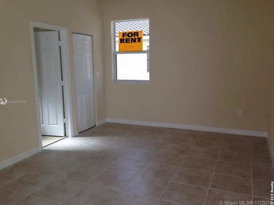9424 SW 171st Pl #STUDIO