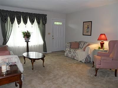 3rd image of 879 Blanche Dr