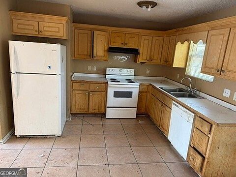 3rd image of 3470 Lawton Rd