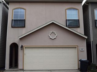 902 McKinney Park Ln, Houston, TX 77003