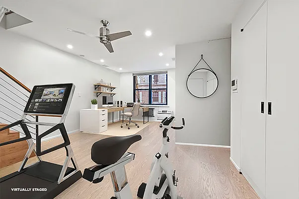 Sold by Poljan Properties Inc. | media 31