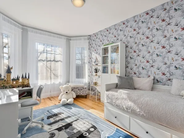 169 Washington St APT 13, Newton, MA 02458