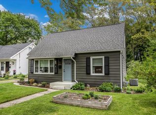 1110 Warren Pl, Kalamazoo, MI 49006