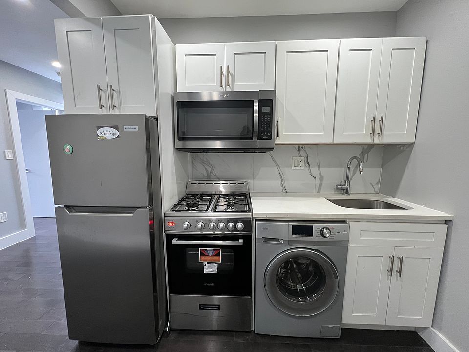2nd image of 228 E 116th St APT 27