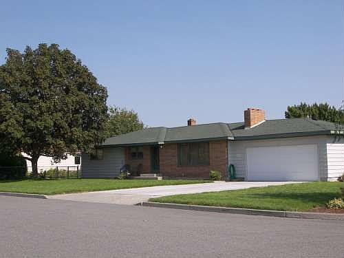2nd image of 1104 N Balfour Ct