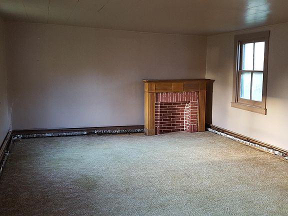 4th image of 22 S Mallard St