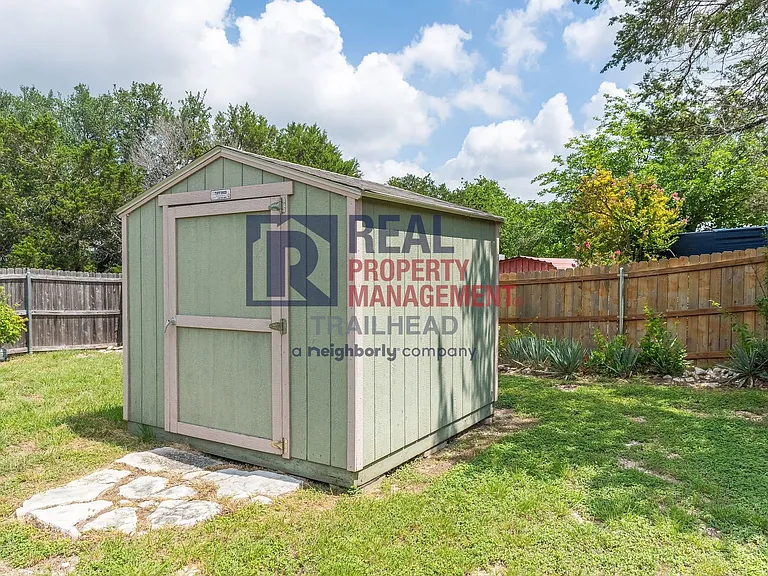 703 Bryan St — Photo 33