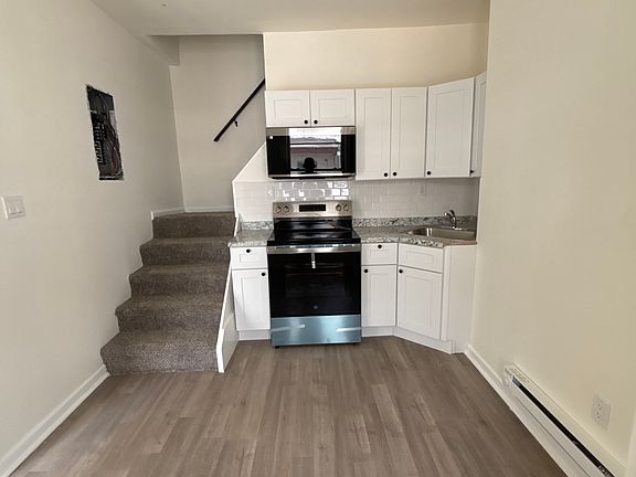 3rd image of 6125 Glenmore Ave #2