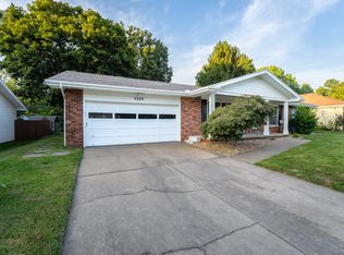 2009 E Mimosa St, Springfield, MO 65804