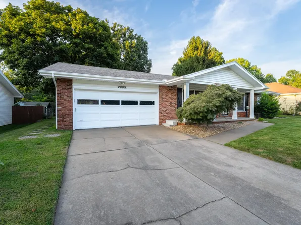 2009 E Mimosa Street, Springfield, MO 65804