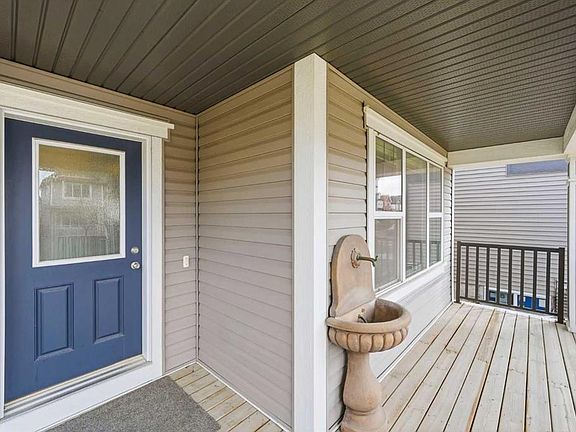 5th image of 117 W Copperpond Parade SE