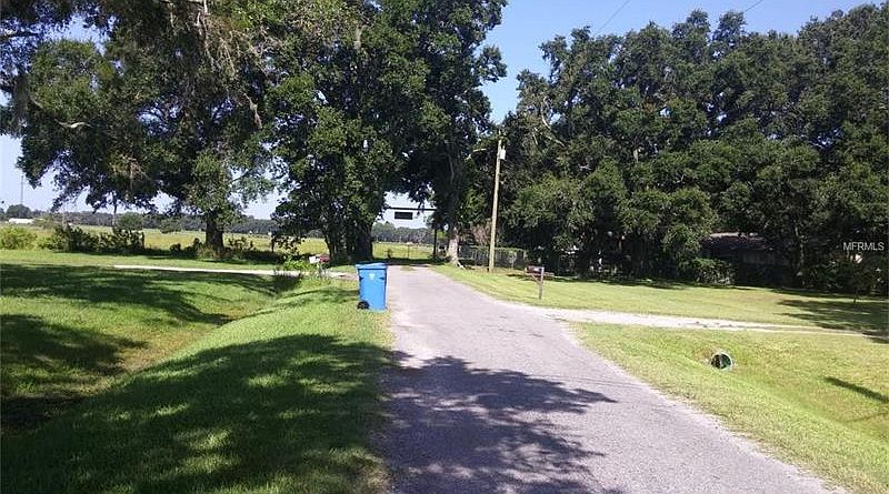 2nd image of 208 Hopewell Manor Rd