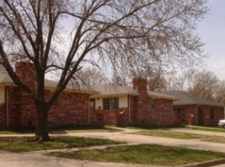 621 W 4th St #3, Junction City, KS 66441