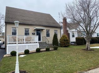 425 Huntington Rd, Stratford, CT 06614