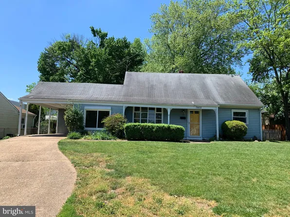 7802 Woodstock St, Manassas, VA 20109