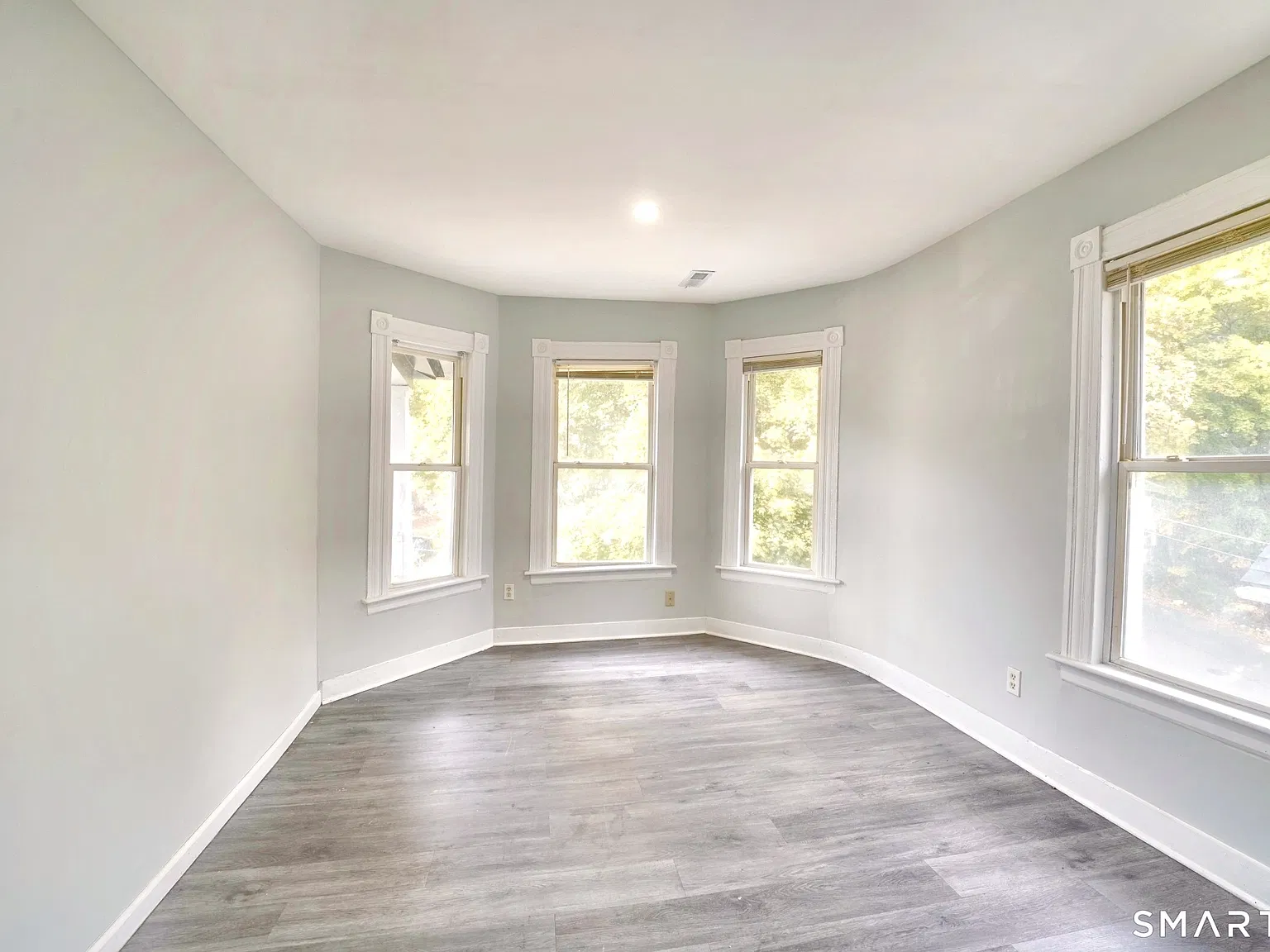 4 bed, 1.0 bath, 4056 sqft, $1,700 — Photo 4