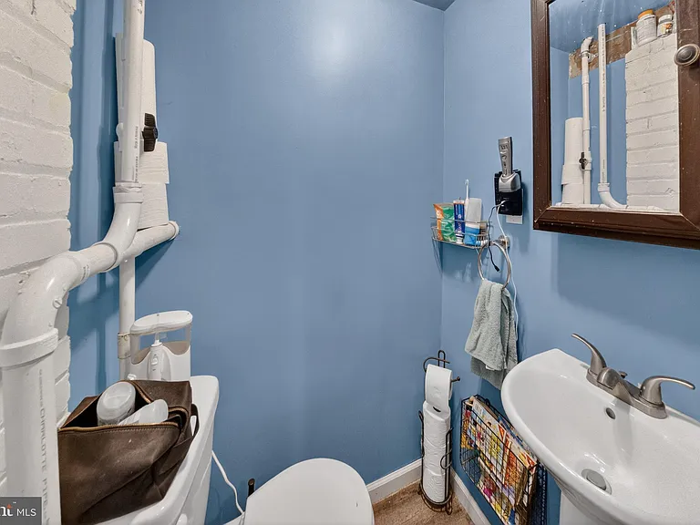 4409 Polk St NE — Photo 11