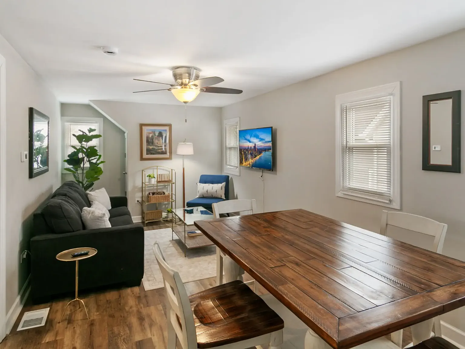 2 bed, 800 sqft, $3,000 — Photo 2