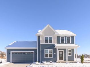 1221 Orchid Petal Dr, Sun Prairie, WI 53590
