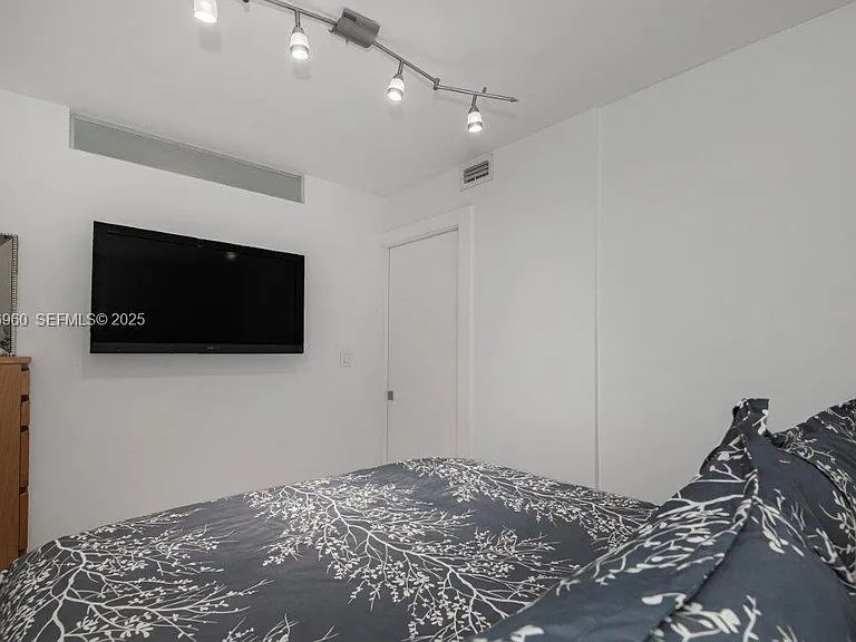 2301 Collins Ave #1111 — Photo 19