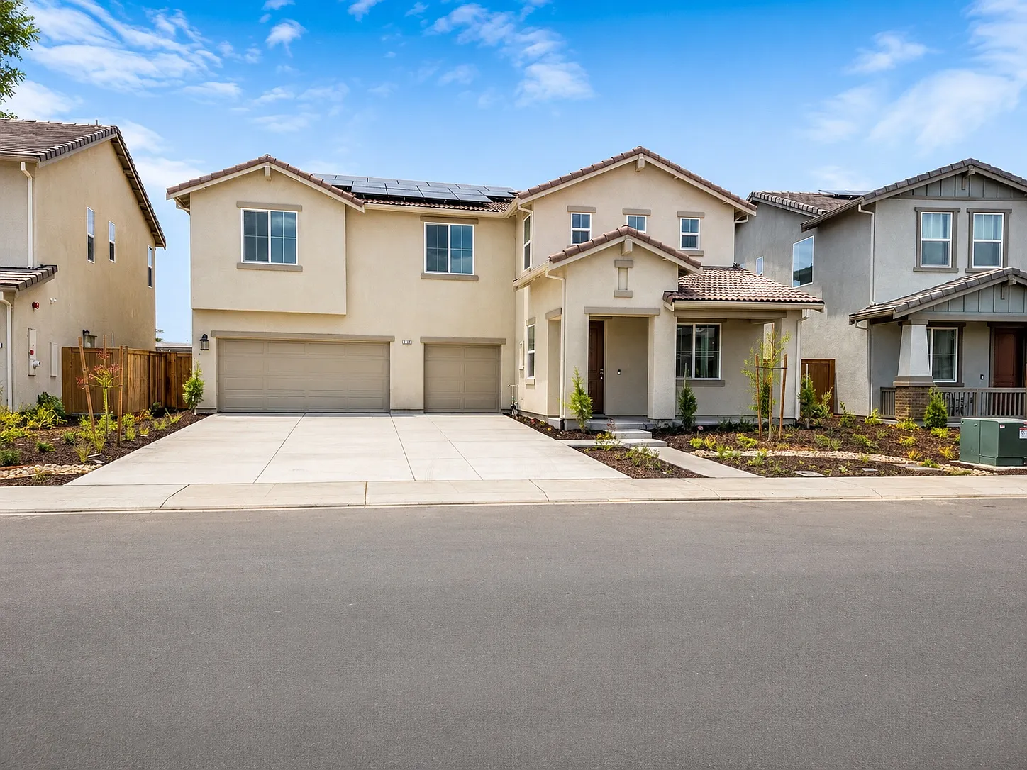5 bed, 3.5 bath, 3551 sqft, $3,695 — Photo 1