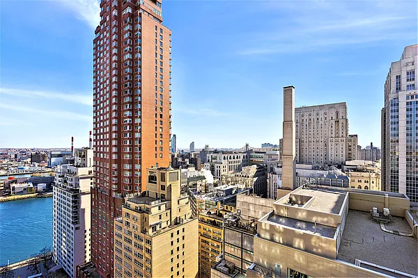 Rented by Compass | media 21