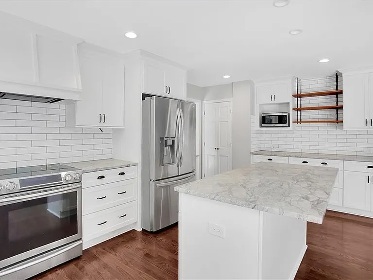 455 Persimmon Ln — Photo 4