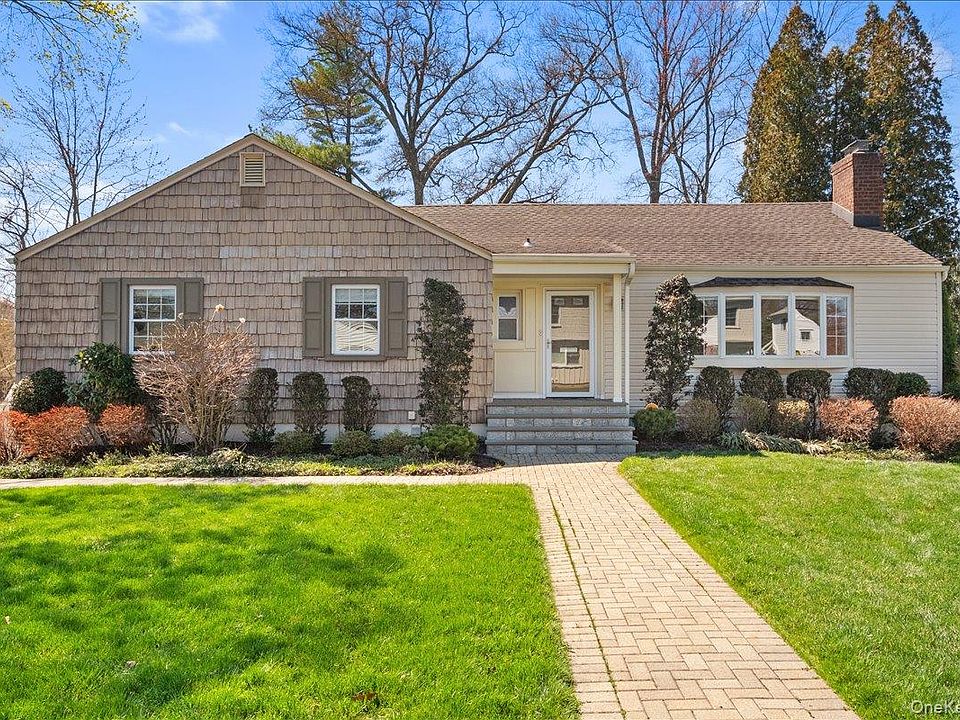 1st image of 33 Wilmot Circle