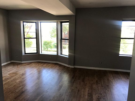 3rd image of 4758 S Michigan Ave APT 2
