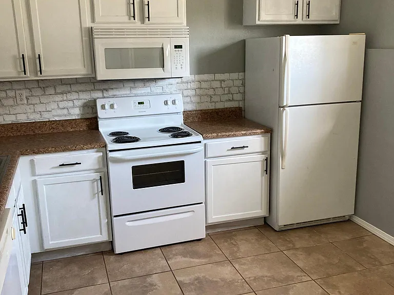 270 W Terrace Ct — Photo 4