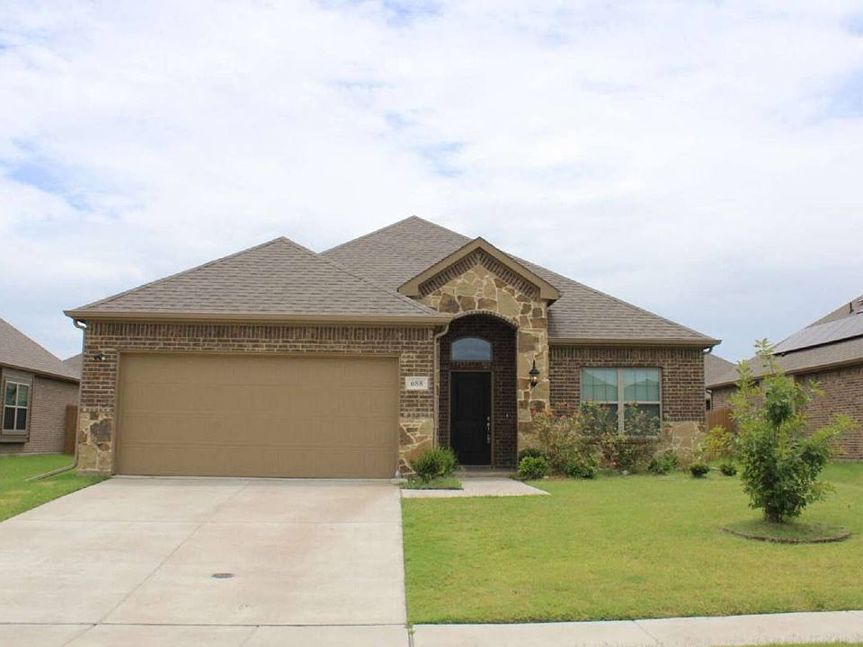 1st image of 688 Navasota Dr