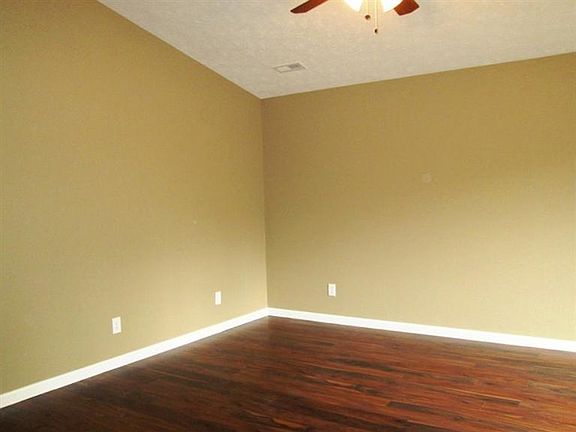 4th image of 11083 Wood Ave